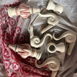 Bombay finials and rod holder set